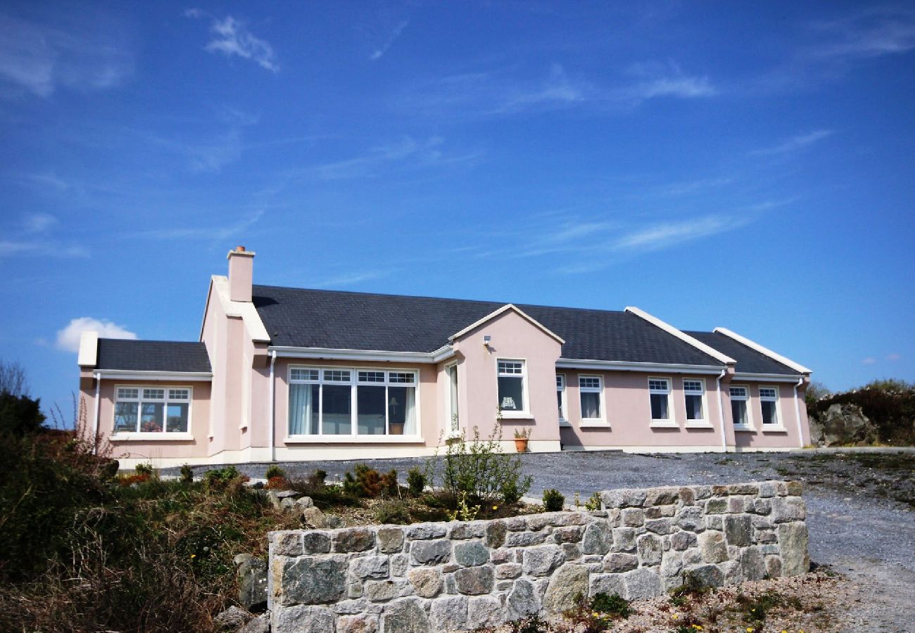 House in Spiddal - The Uplands Spiddal family friendly and spacious