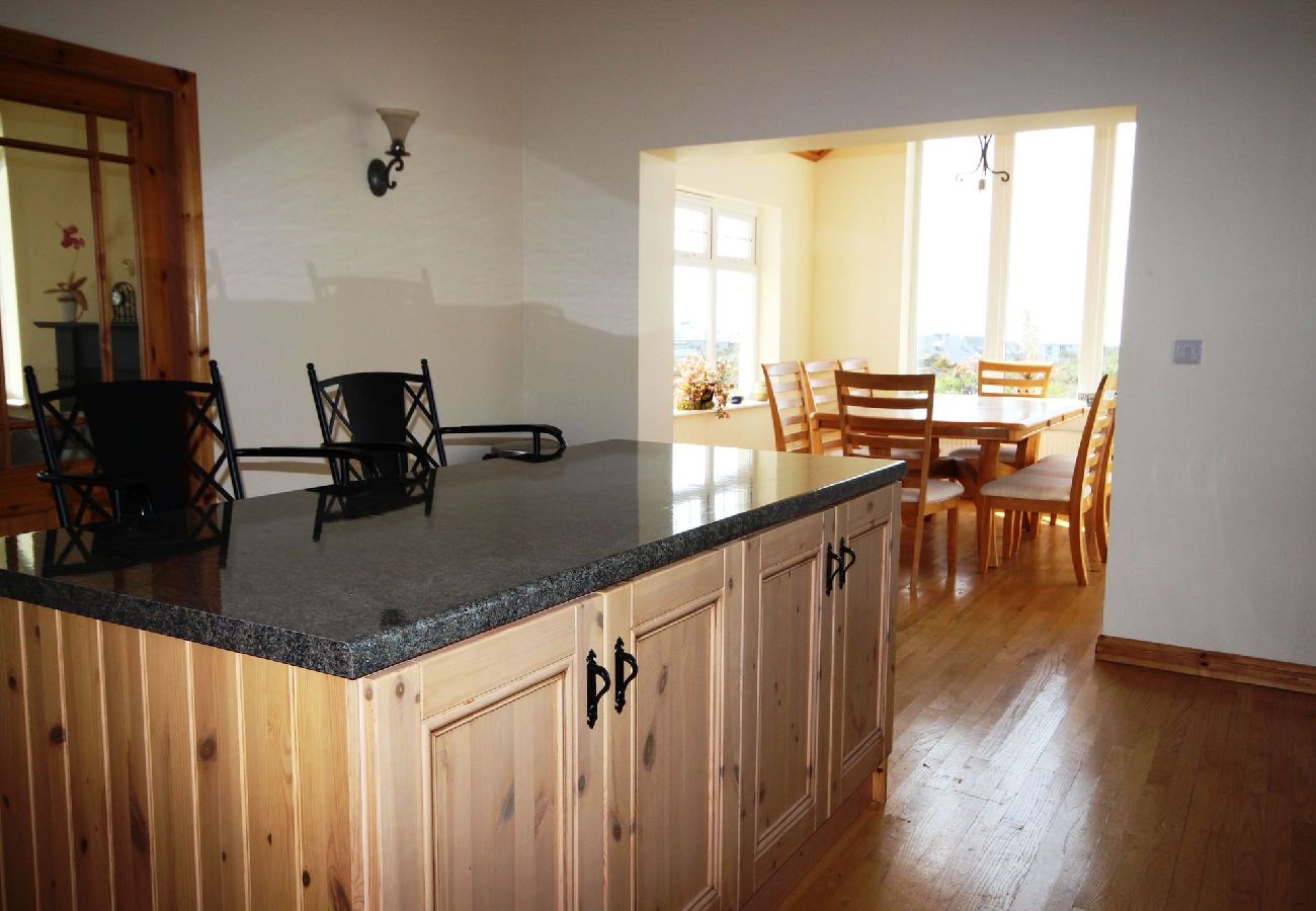 House in Spiddal - The Uplands Spiddal family friendly and spacious