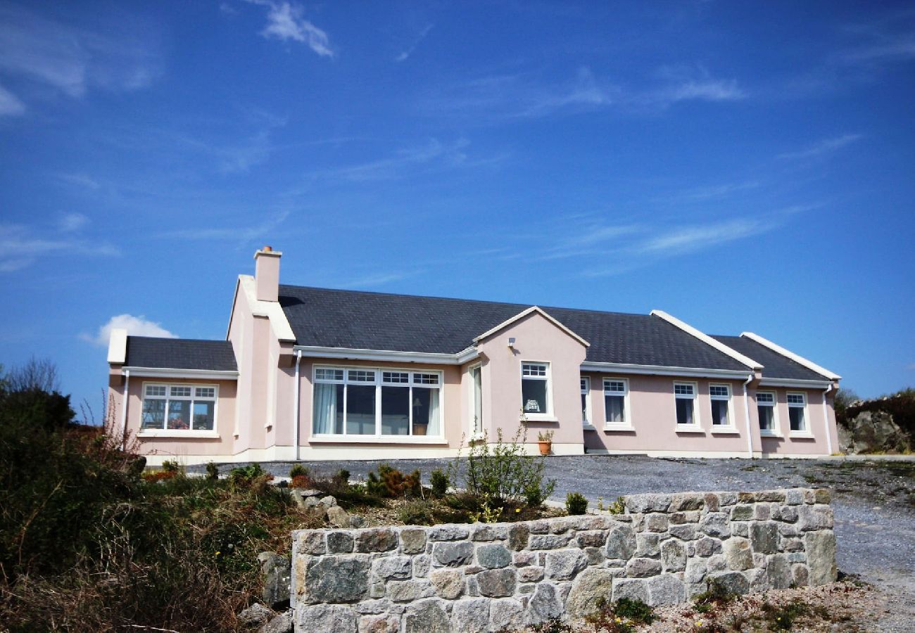 House in Spiddal - The Uplands Spiddal family friendly and spacious