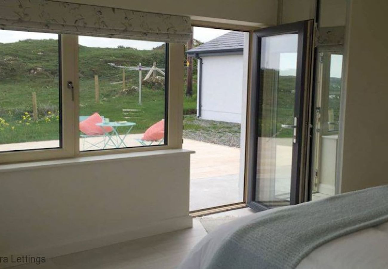 House in Ballyconneely - Beach House Mannin offering breathtaking views