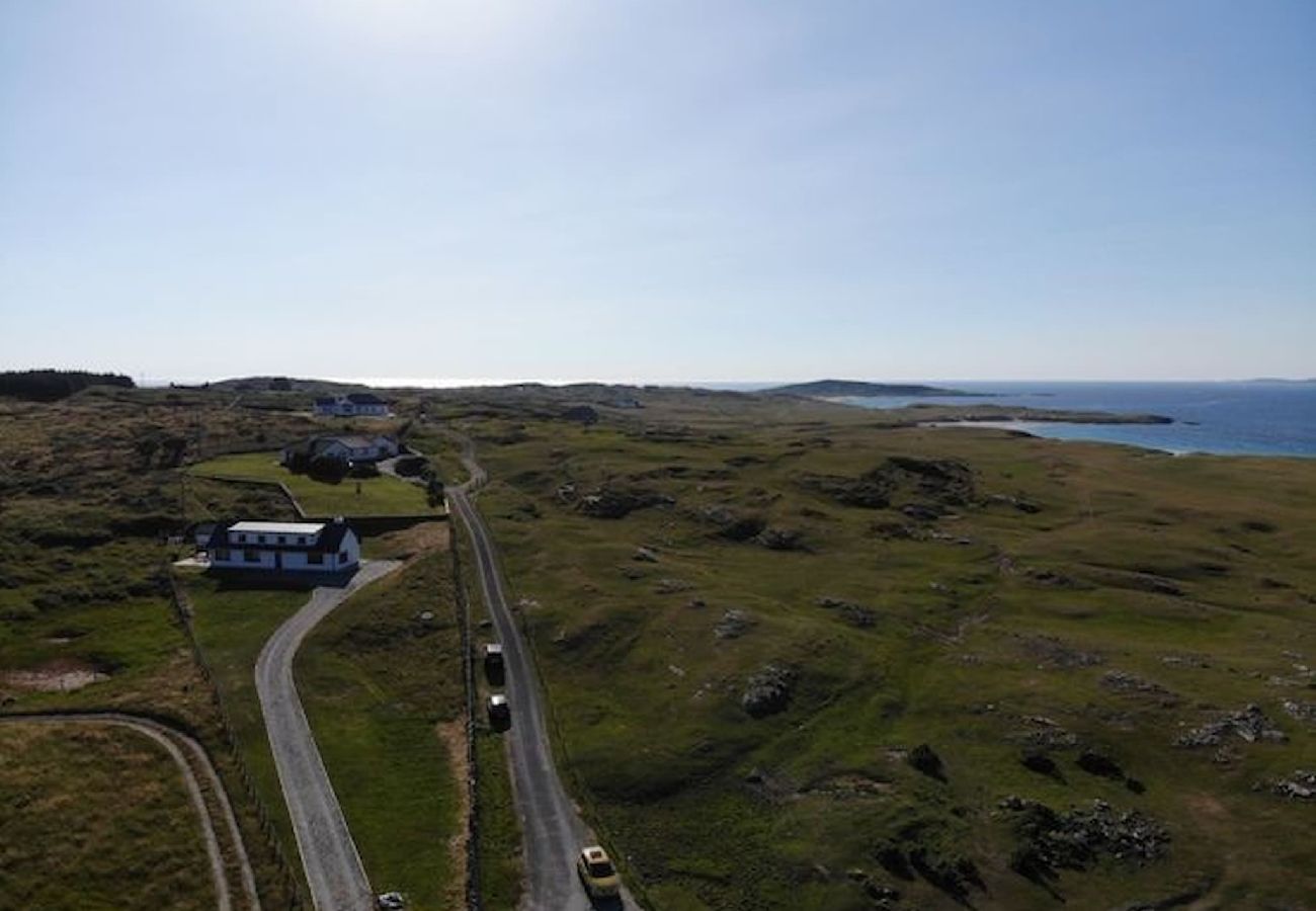 House in Ballyconneely - Beach House Mannin offering breathtaking views