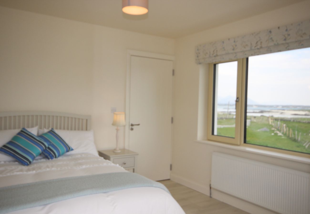 House in Ballyconneely - Beach House Mannin offering breathtaking views