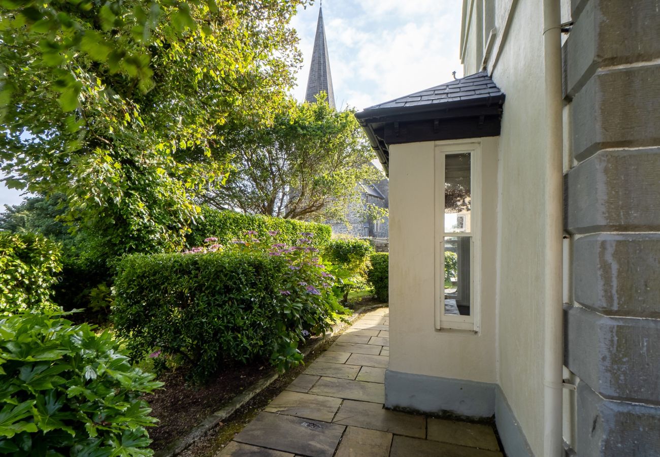 House in Clifden - Hill House Clifden a home full of character