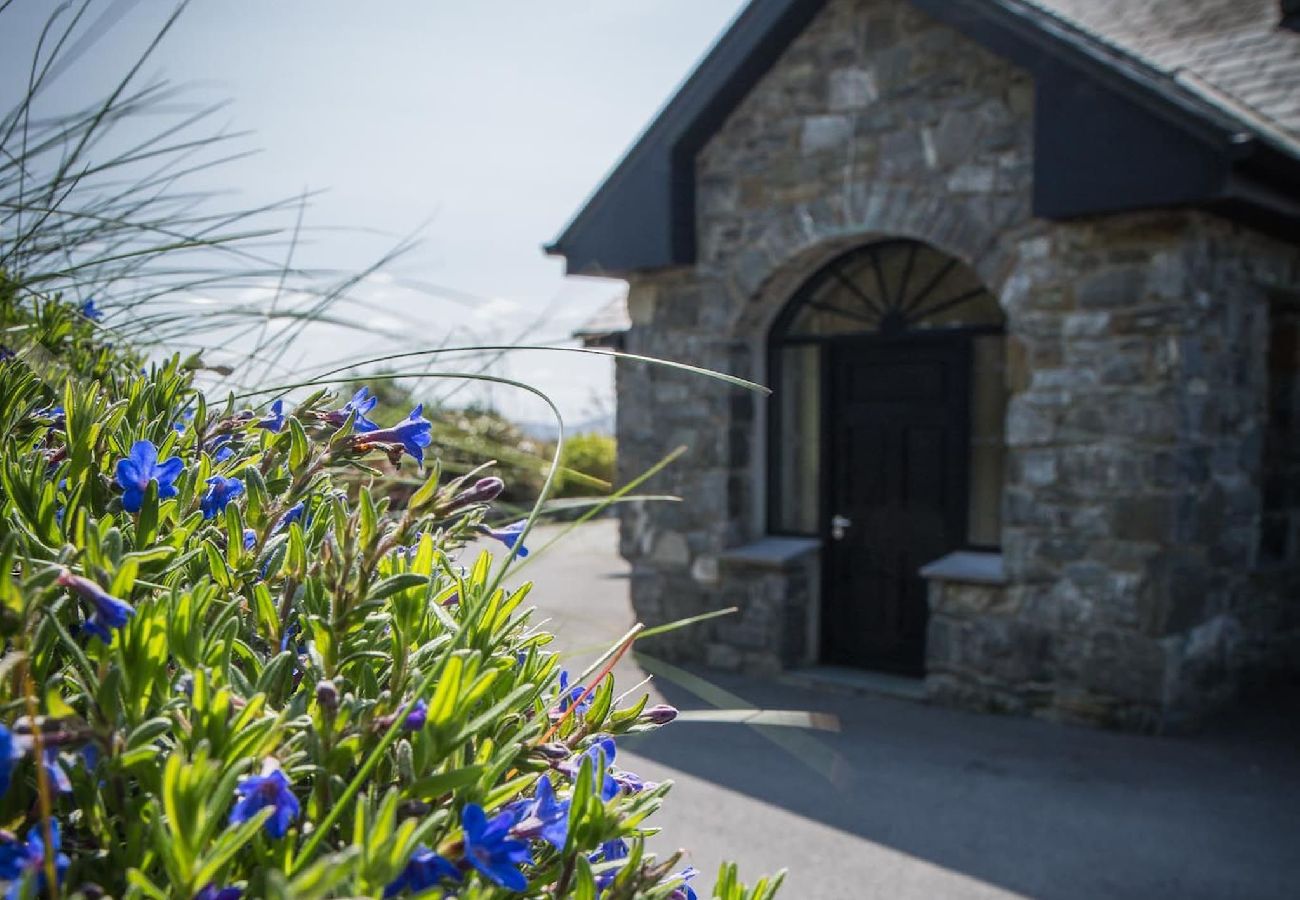 House in Clifden - Once Upon a Tide has magnificent sea views