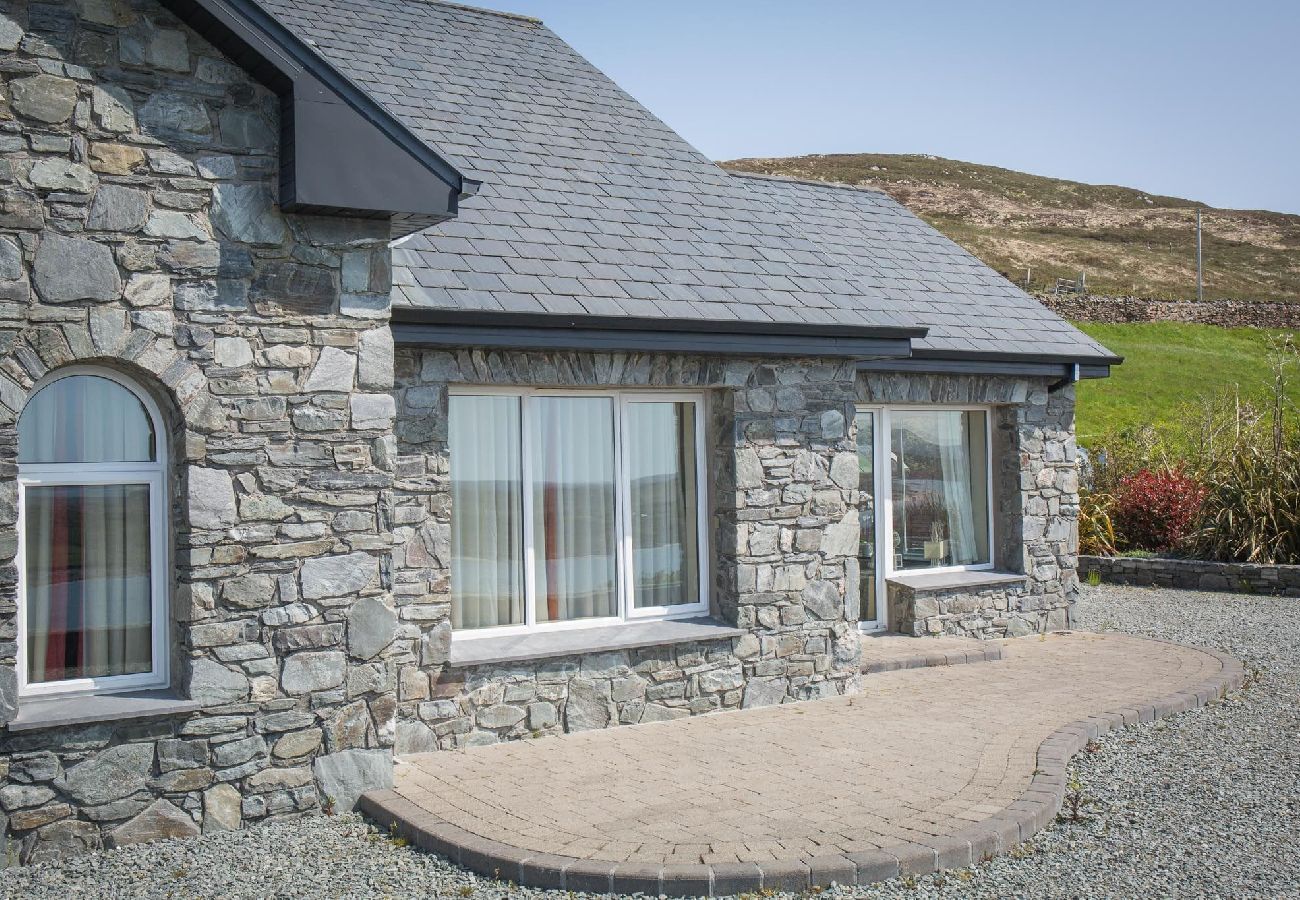 House in Clifden - Once Upon a Tide has magnificent sea views