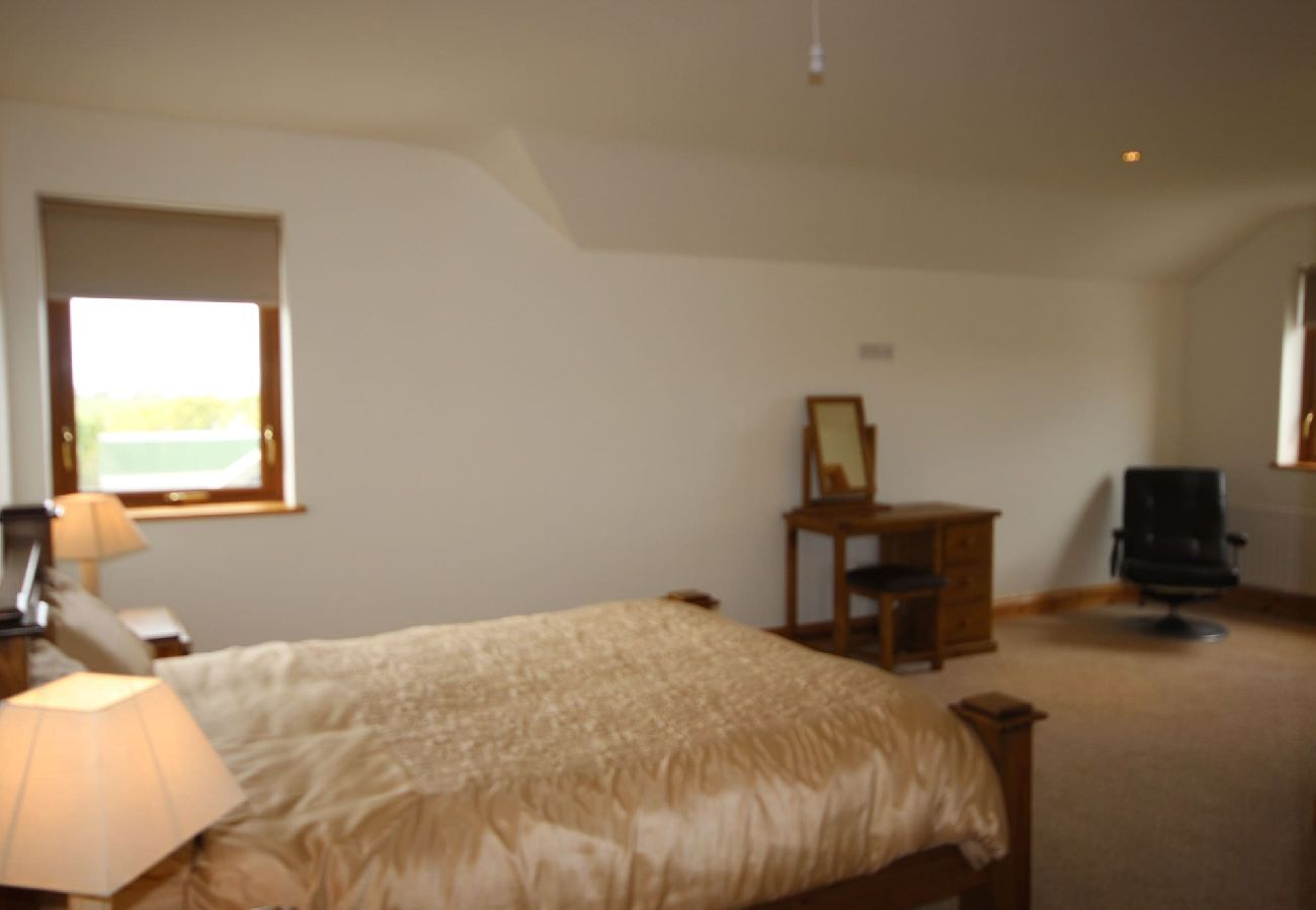 House in Cleggan - King's House, Cleggan sea and mountain views 