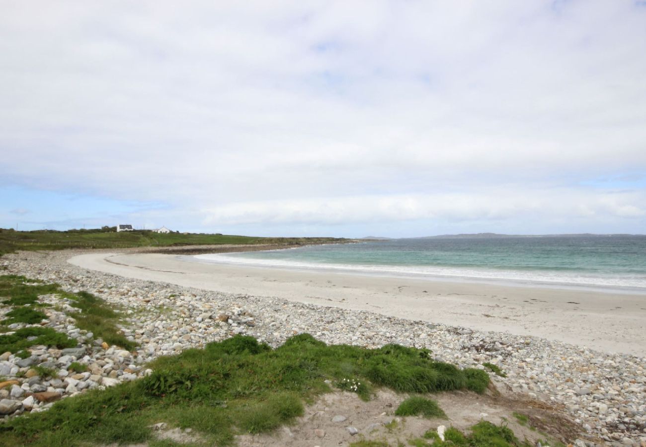 House in Cleggan - King's House, Cleggan sea and mountain views 