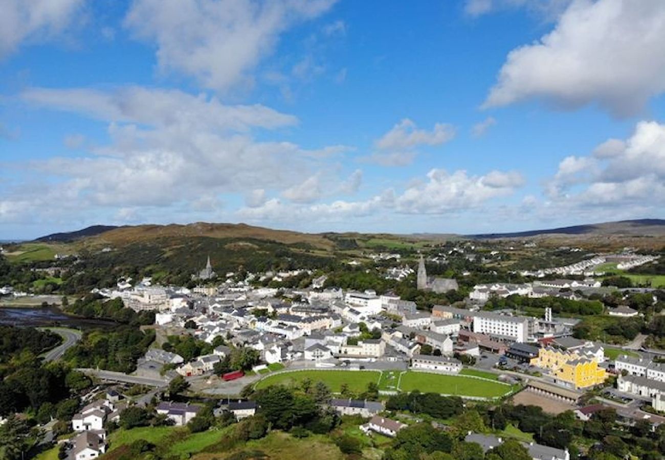 House in Clifden - Hillside House Set in a quiet & idyllic spot along the famous Bog Road