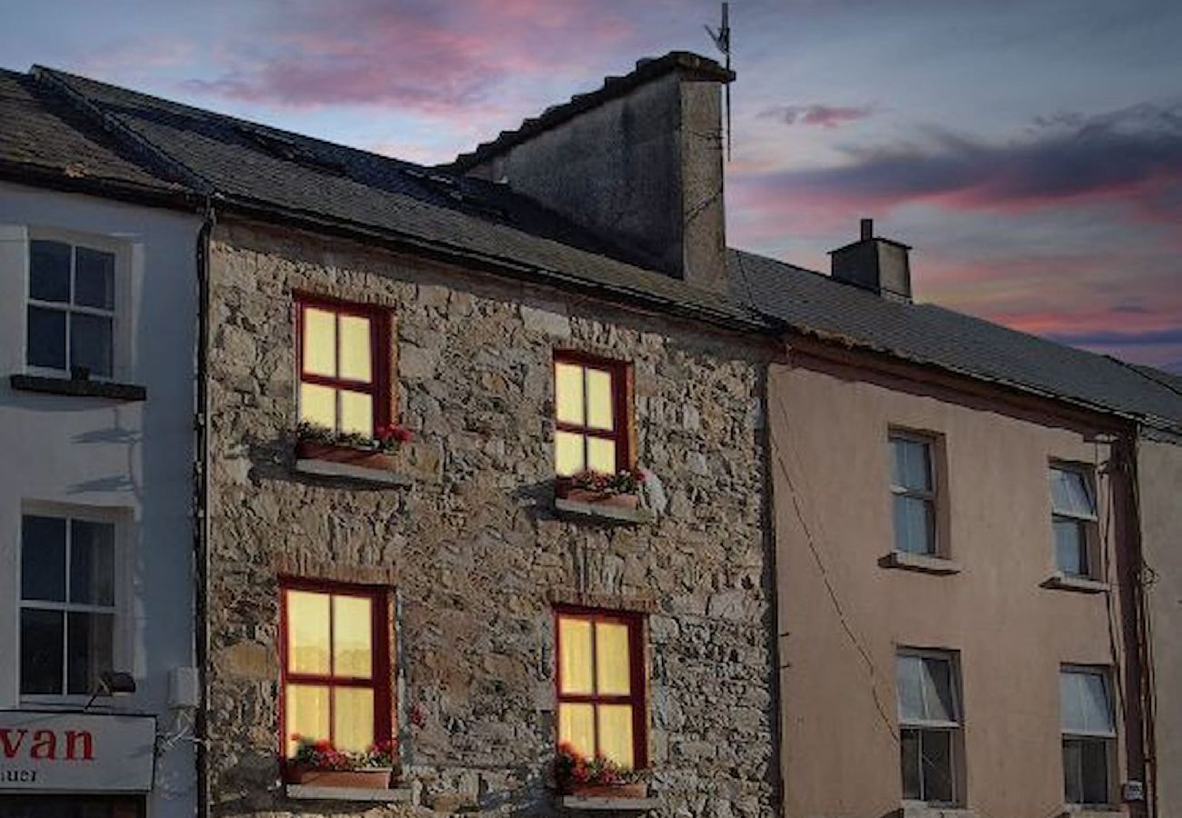 House in Clifden - White Heather House in the heart of Clifden town