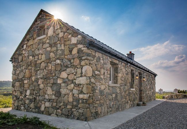 House in Ballyconneely - Paddy Carroll's Cottage where one can relax unwind
