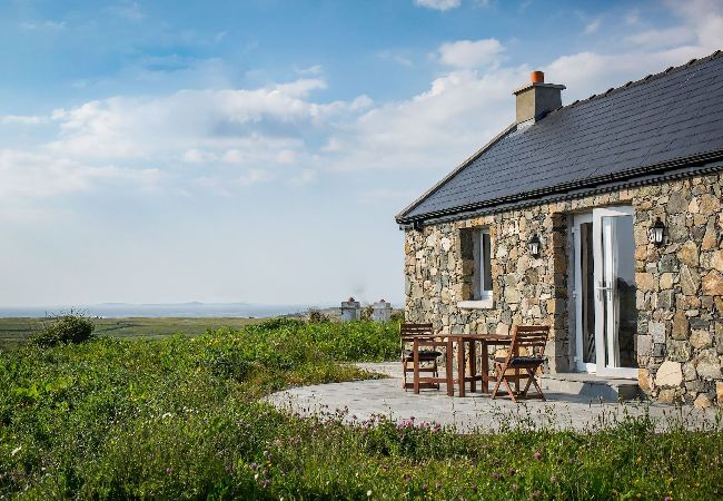 House in Ballyconneely - Paddy Carroll's Cottage where one can relax unwind