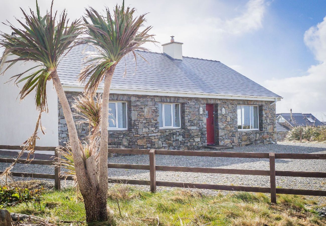 House in Cleggan - Atlantic Sunset,  Aughris is a home away from home