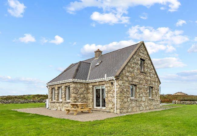 House in Ballyconneely - Lake House Mannin, holiday maker’s paradise