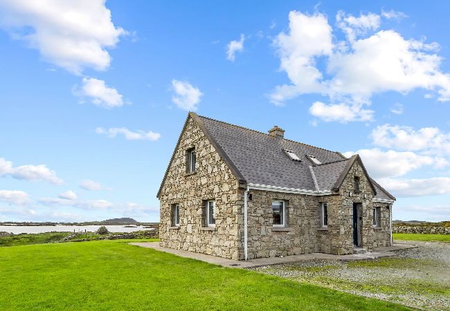 House in Ballyconneely - Lake House Mannin, holiday maker’s paradise