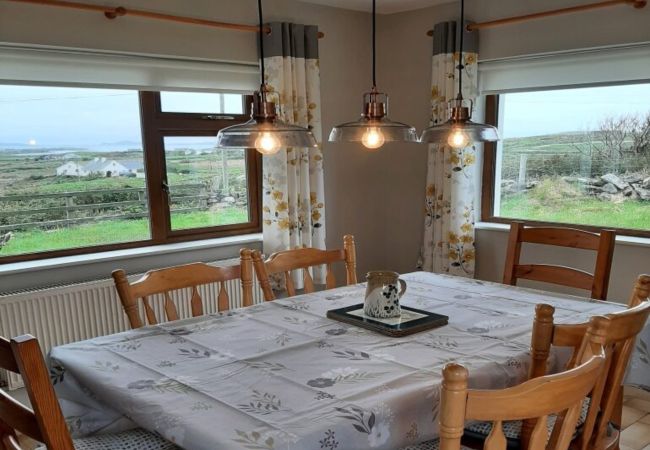 House in Cleggan - Mourneen Cottage with stunning views