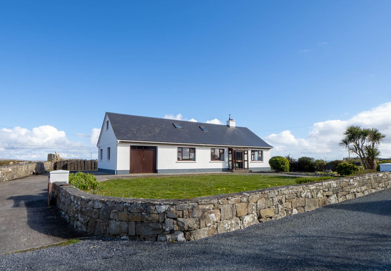 House in Carna - McDara Island View- A cosy and comfortable stay