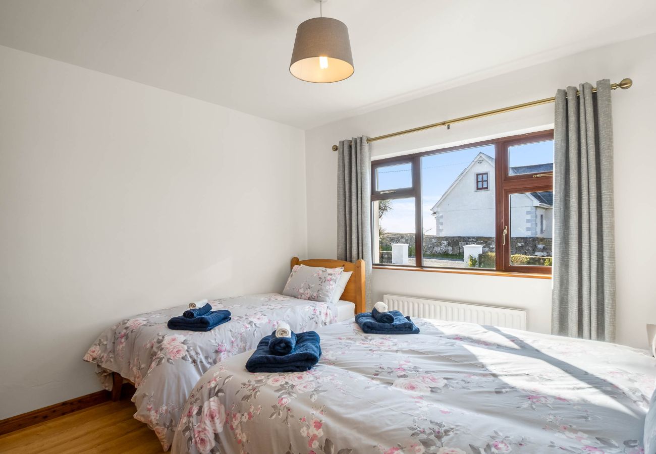 House in Carna - McDara Island View- A cosy and comfortable stay
