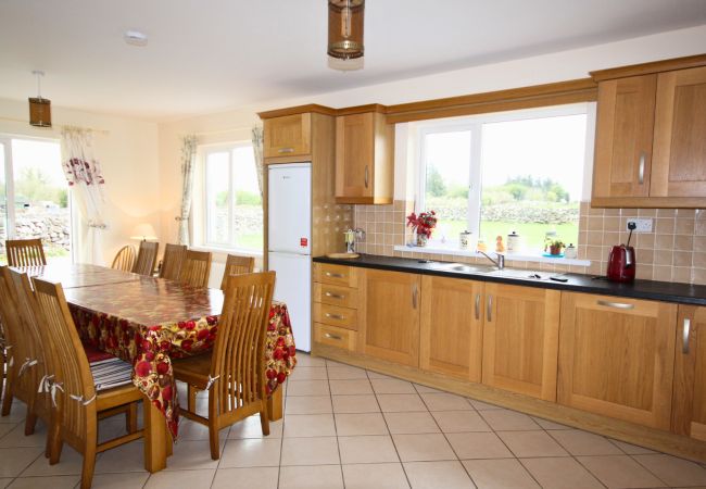 House in Ballinrobe - Lough Mask Fishing Lodge - Ideal for groups