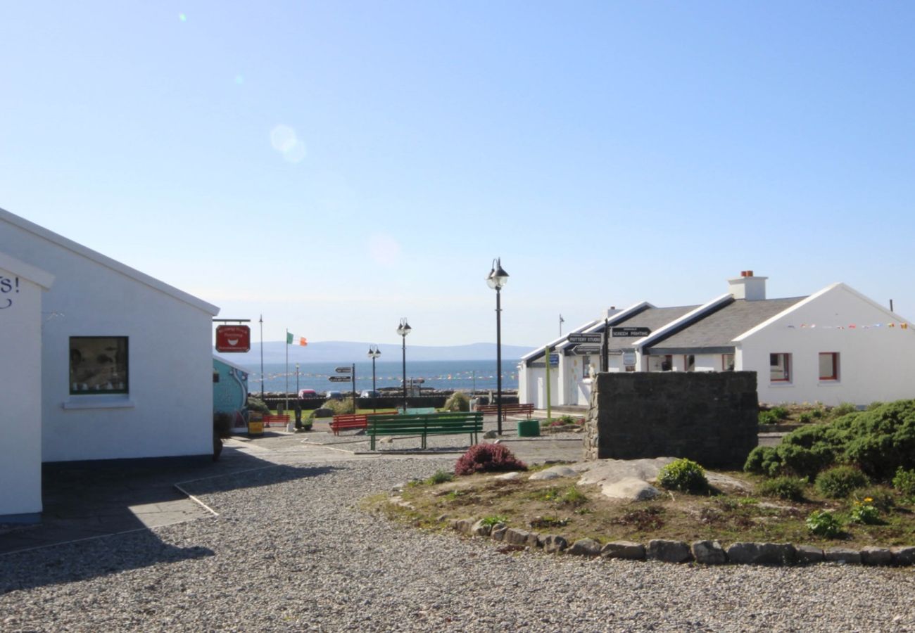 House in Spiddal - Sioscadh na Mara, Spiddal 