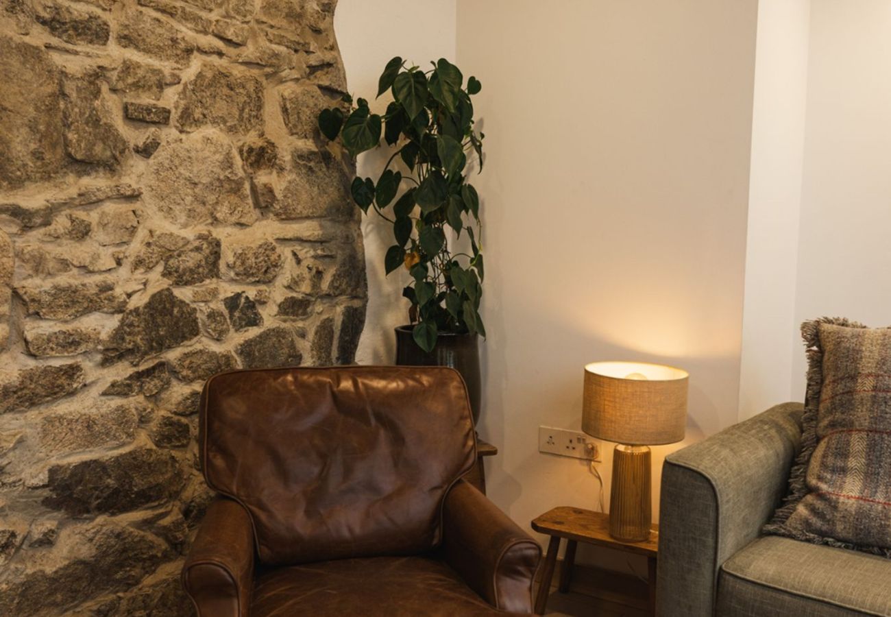 Cottage in Roundstone - Lichen Luxury Cottage - Within The Village 