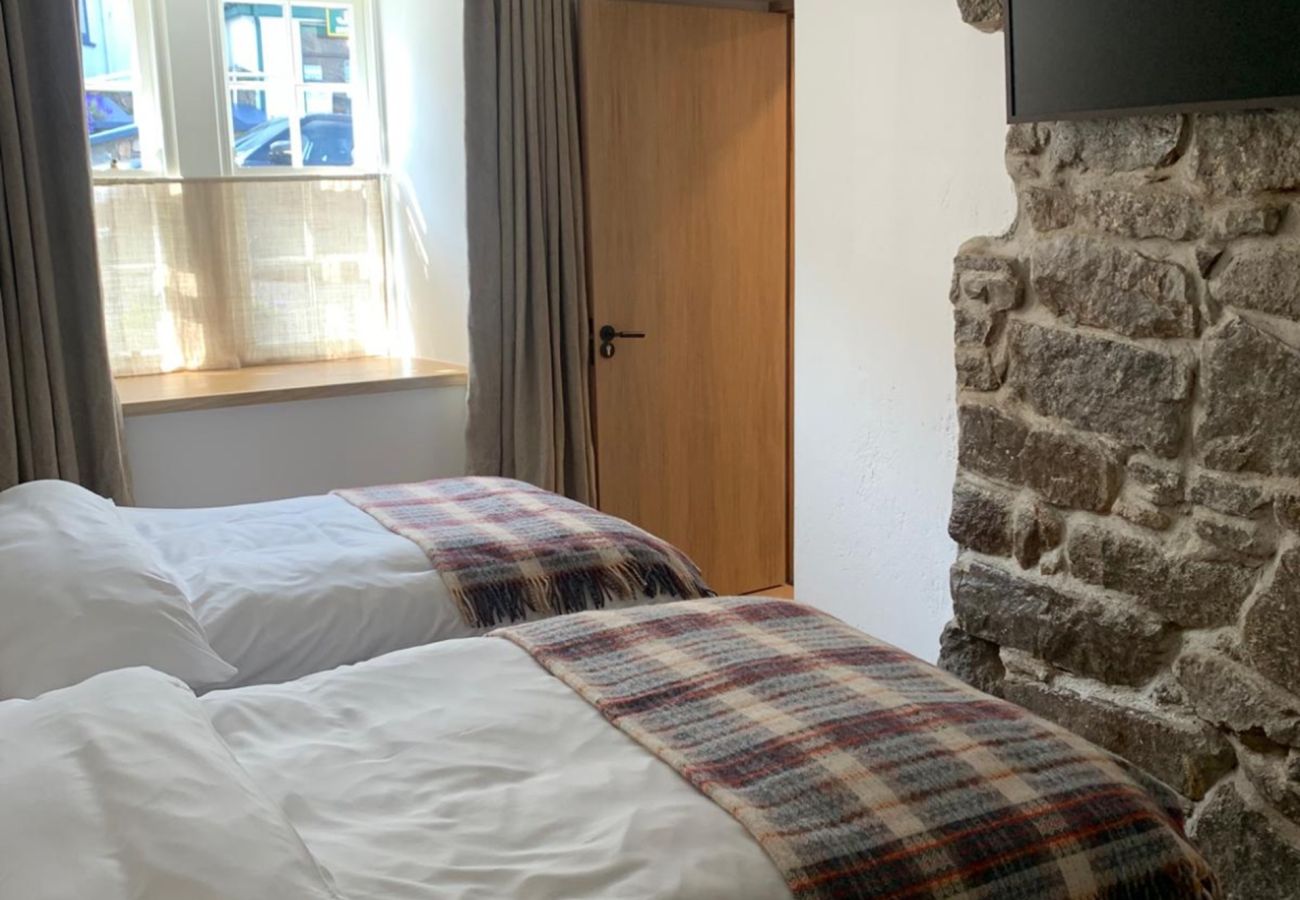 Townhouse in Roundstone - Kelp Luxury Cottage - Within The Village 