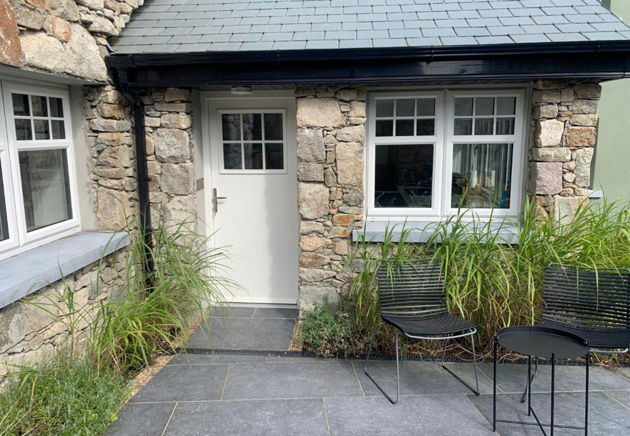 Cottage in Roundstone - Bog Cotton Luxury Cottage - Within The Village