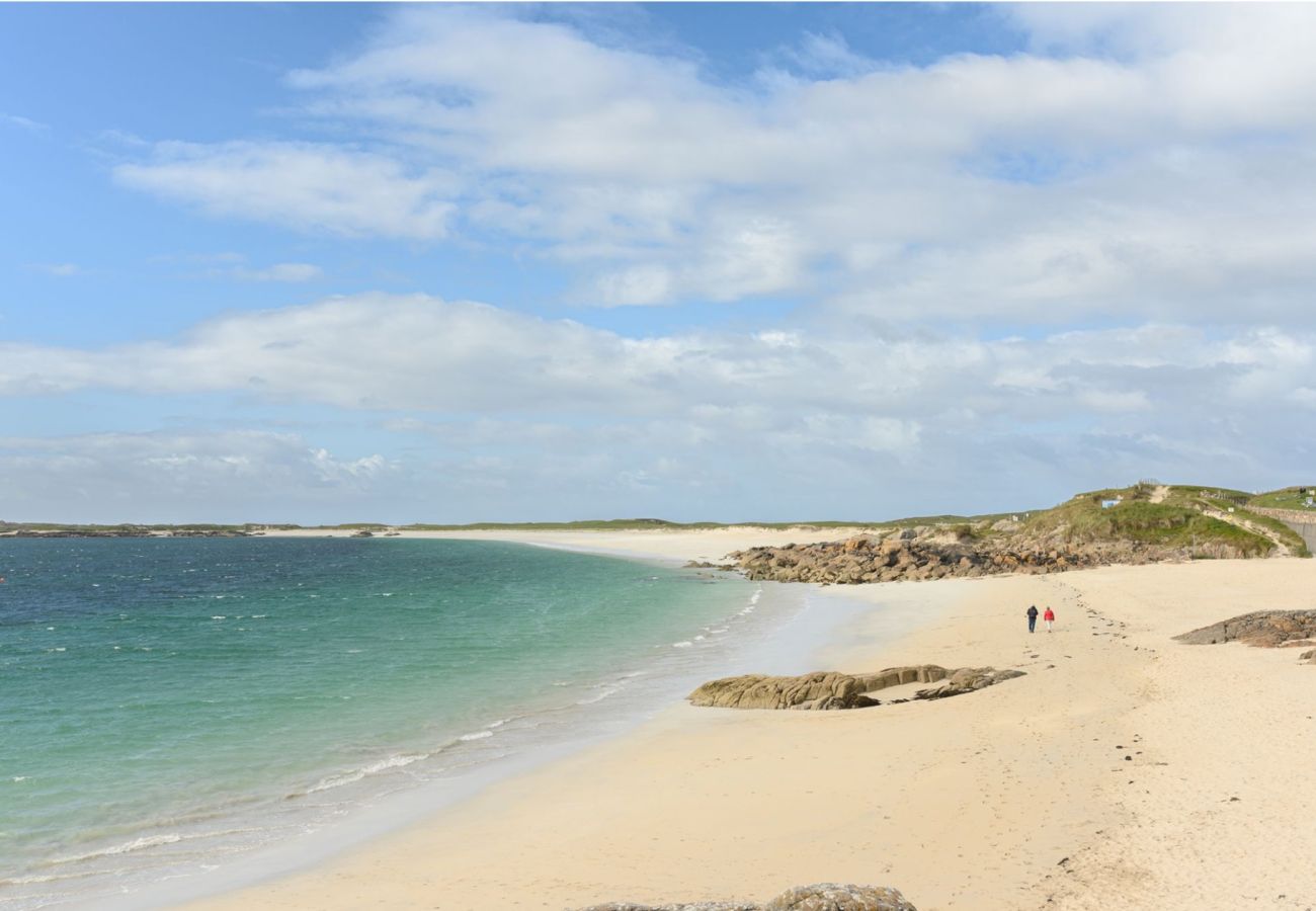 Cottage in Roundstone - Luxury Sea Cottage - Within The Village